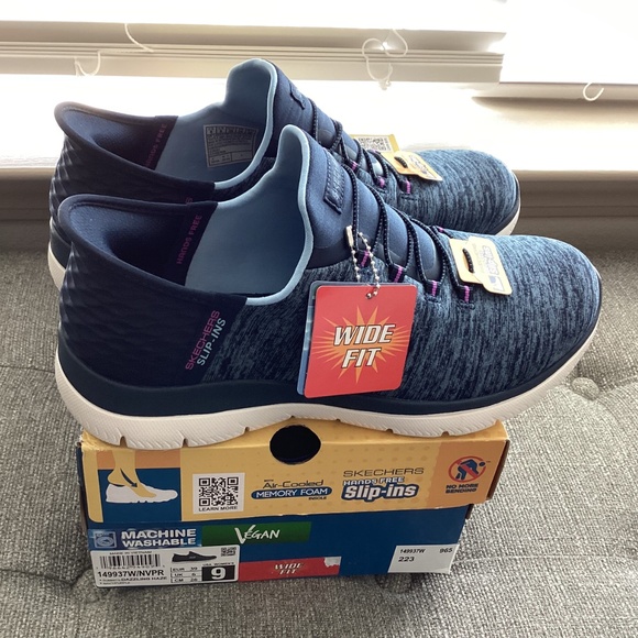 Skechers Women's Slip-ins: Summits - Dazzling Haze Casual Sneakers, size 9 W - Picture 10 of 13